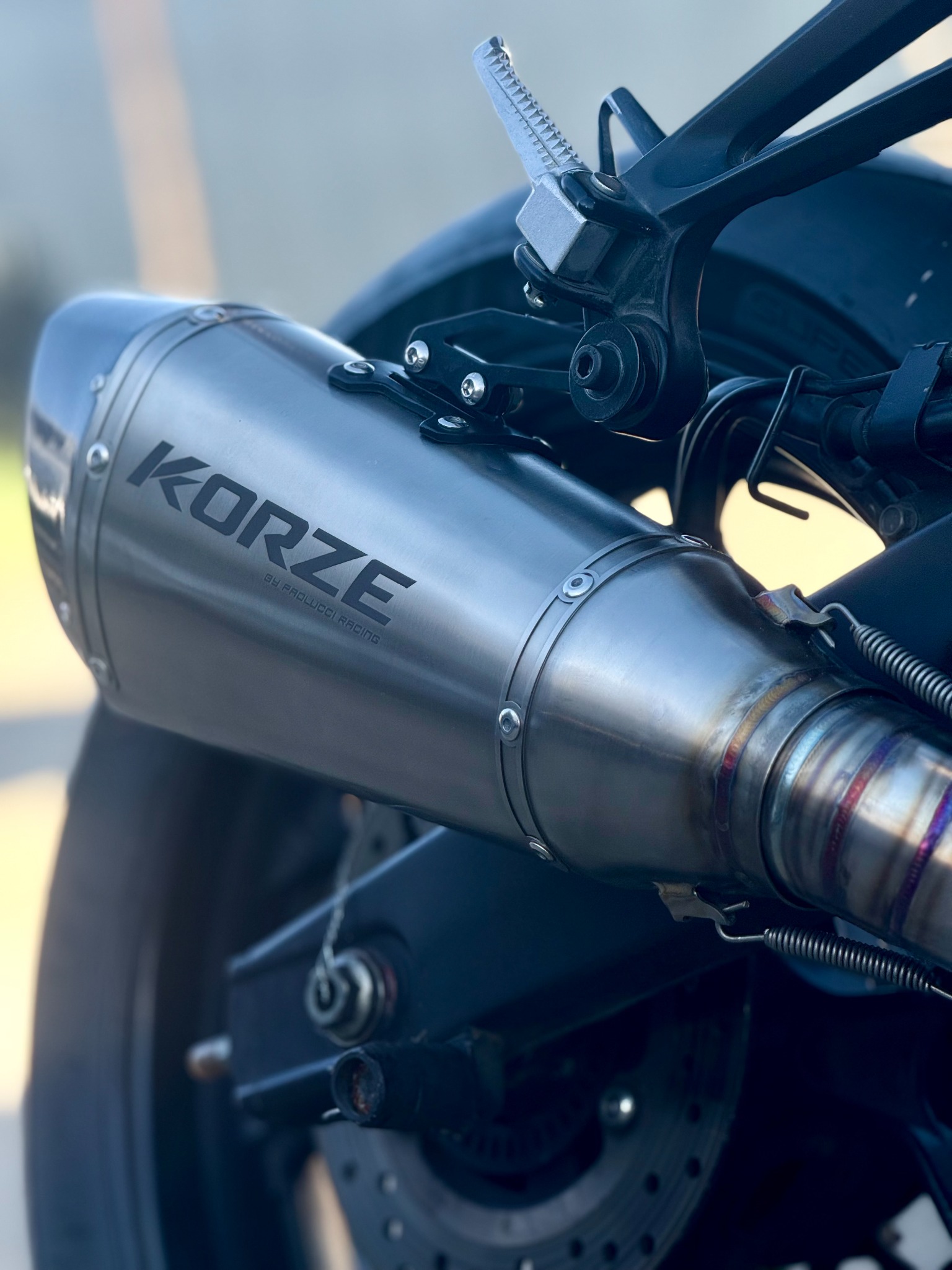 Detalle del silenciador Korze para Yamaha