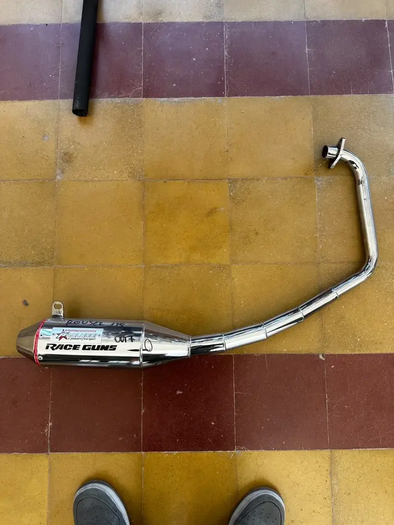 BAJAJ ROUSER 125/135 OUTLET